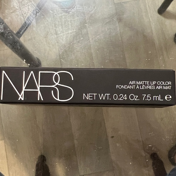 NARS Air Matte Lip Color in shade Dragon Girl. New in box. Beautiful shade! - Picture 1 of 3